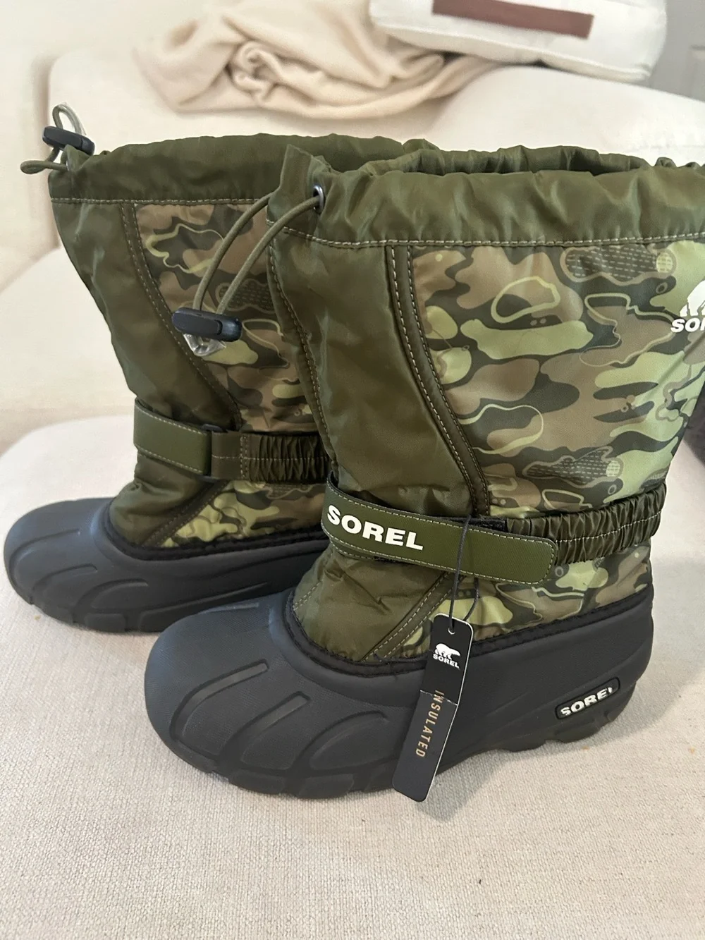 Sorel Kids Flurry printed snow boots, Utility Green, Size Kids 5, Preowned.